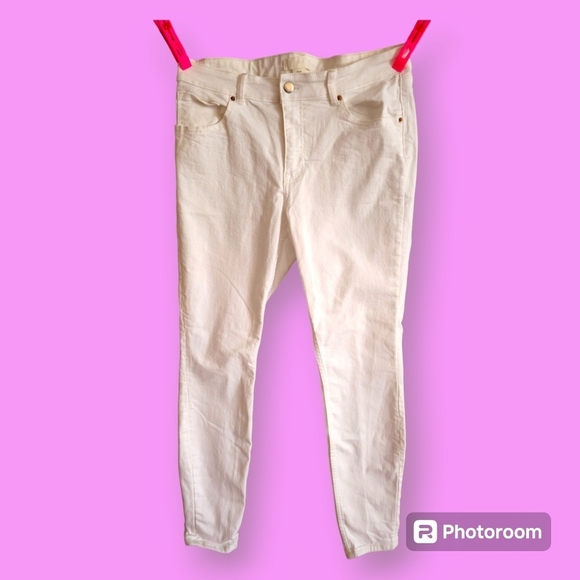 H&M White Slim Mom High Ankle Jeans Size 14 - Picture 1 of 4